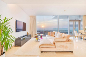 Posh 2 BR Oceanfront Apt in the Heart of Bluewaters Island